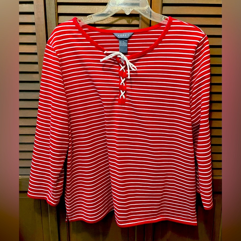 XL red/white Koret tunic top.